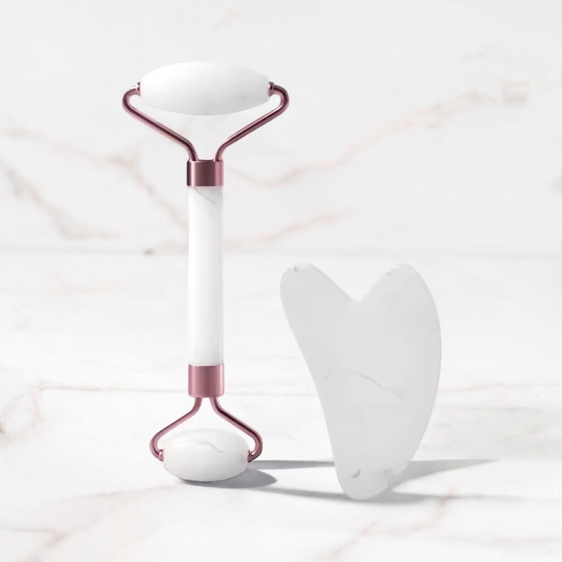 Gua-Sha et Rouleau Visage - À Nos Soins